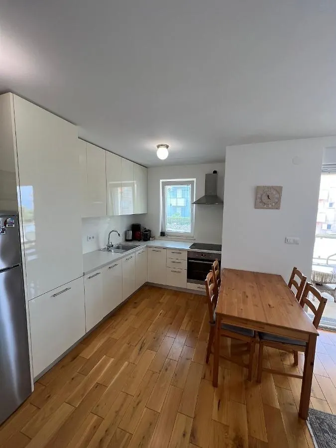 Apartman Sven Malinska 0*,  Croazia